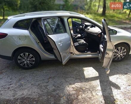 Серый Рено Меган, объемом двигателя 1.49 л и пробегом 223 тыс. км за 8600 $, фото 26 на Automoto.ua