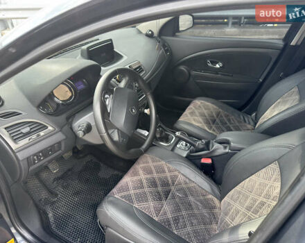 Рено Меган 2014 в Киеве на Automoto.ua Серый Рено Меган, объемом двигателя 1.46 л и пробегом 340 тыс. км за 8000 $, фото 4 на Automoto.ua