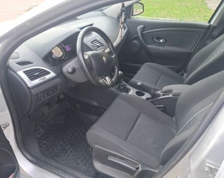 Серый Рено Меган, объемом двигателя 0 л и пробегом 175 тыс. км за 6350 $, фото 4 на Automoto.ua