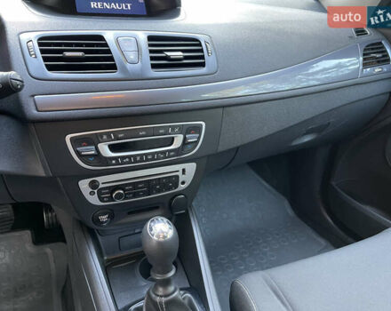 Серый Рено Меган, объемом двигателя 1.46 л и пробегом 148 тыс. км за 8950 $, фото 101 на Automoto.ua