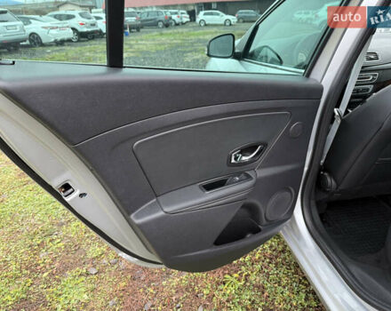 Серый Рено Меган, объемом двигателя 1.6 л и пробегом 250 тыс. км за 10500 $, фото 45 на Automoto.ua