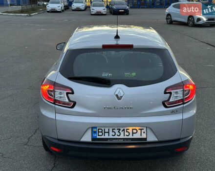 Рено Меган 2015 в Киеве на Automoto.ua Серый Рено Меган, объемом двигателя 1.46 л и пробегом 294 тыс. км за 7450 $, фото 9 на Automoto.ua