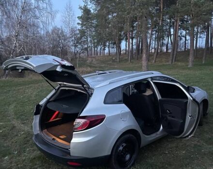 Серый Рено Меган, объемом двигателя 1.5 л и пробегом 250 тыс. км за 7600 $, фото 3 на Automoto.ua