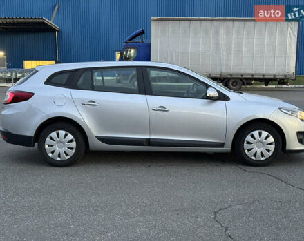 Рено Меган 2015 в Киеве на Automoto.ua Серый Рено Меган, объемом двигателя 1.46 л и пробегом 294 тыс. км за 7450 $, фото 13 на Automoto.ua