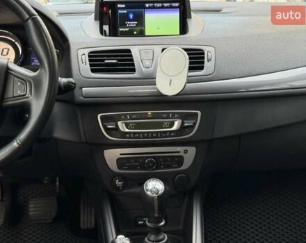 Серый Рено Меган, объемом двигателя 1.5 л и пробегом 214 тыс. км за 9999 $, фото 13 на Automoto.ua