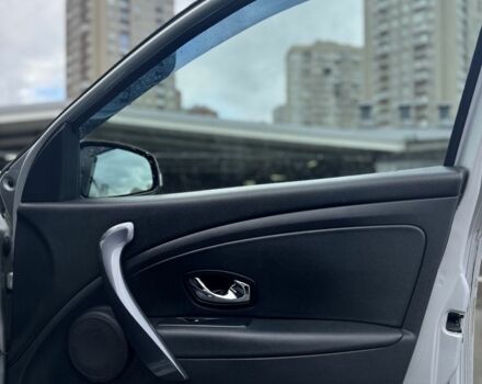 Серый Рено Меган, объемом двигателя 1.5 л и пробегом 390 тыс. км за 8500 $, фото 4 на Automoto.ua