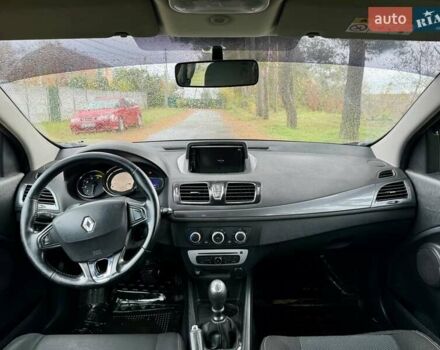 Рено Меган 2015 в Киеве на Automoto.ua Серый Рено Меган, объемом двигателя 1.6 л и пробегом 181 тыс. км за 5300 $, фото 8 на Automoto.ua