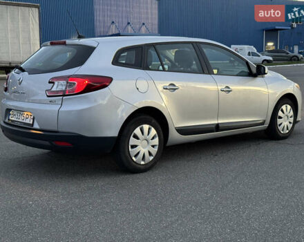 Рено Меган 2015 в Киеве на Automoto.ua Серый Рено Меган, объемом двигателя 1.46 л и пробегом 294 тыс. км за 7450 $, фото 12 на Automoto.ua