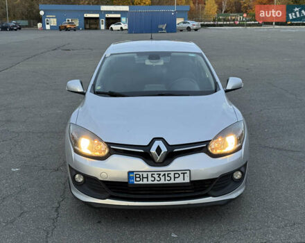 Рено Меган 2015 в Киеве на Automoto.ua Серый Рено Меган, объемом двигателя 1.46 л и пробегом 294 тыс. км за 7450 $, фото 1 на Automoto.ua