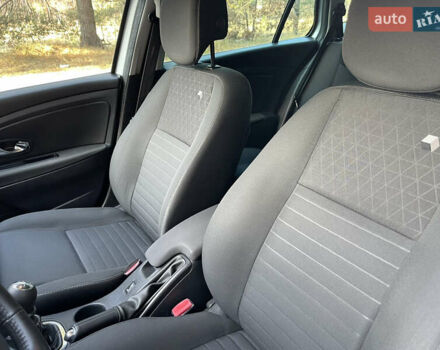 Серый Рено Меган, объемом двигателя 1.46 л и пробегом 148 тыс. км за 8950 $, фото 118 на Automoto.ua