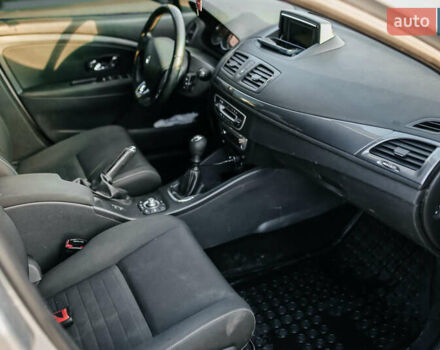 Сірий Рено Меган, об'ємом двигуна 1.46 л та пробігом 270 тис. км за 7000 $, фото 6 на Automoto.ua