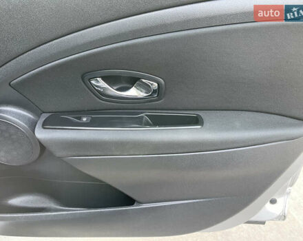 Серый Рено Меган, объемом двигателя 1.46 л и пробегом 148 тыс. км за 8950 $, фото 81 на Automoto.ua