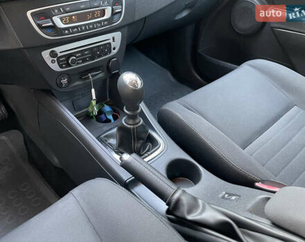 Серый Рено Меган, объемом двигателя 1.46 л и пробегом 148 тыс. км за 8950 $, фото 108 на Automoto.ua