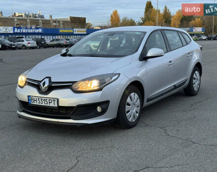 Рено Меган 2015 в Киеве на Automoto.ua Серый Рено Меган, объемом двигателя 1.46 л и пробегом 294 тыс. км за 7450 $, фото 4 на Automoto.ua