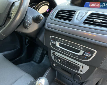 Серый Рено Меган, объемом двигателя 1.46 л и пробегом 148 тыс. км за 8950 $, фото 147 на Automoto.ua