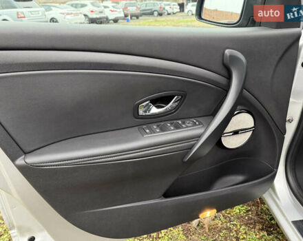 Серый Рено Меган, объемом двигателя 1.6 л и пробегом 250 тыс. км за 10500 $, фото 27 на Automoto.ua