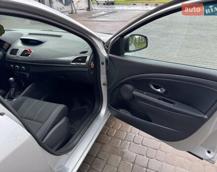 Сірий Рено Меган, об'ємом двигуна 1.5 л та пробігом 226 тис. км за 7800 $, фото 22 на Automoto.ua