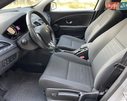 Серый Рено Меган, объемом двигателя 1.46 л и пробегом 148 тыс. км за 8950 $, фото 85 на Automoto.ua