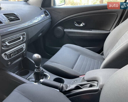 Серый Рено Меган, объемом двигателя 1.46 л и пробегом 148 тыс. км за 8950 $, фото 117 на Automoto.ua