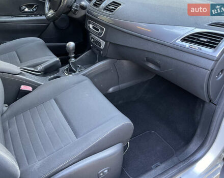 Серый Рено Меган, объемом двигателя 1.46 л и пробегом 148 тыс. км за 8950 $, фото 129 на Automoto.ua