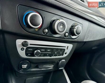 Серый Рено Меган, объемом двигателя 1.5 л и пробегом 197 тыс. км за 6700 $, фото 16 на Automoto.ua