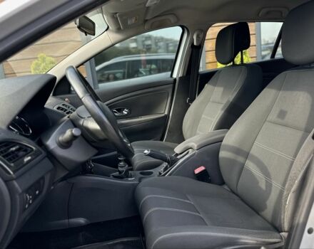 Рено Меган 2015 в Львове на Automoto.ua Серый Рено Меган, объемом двигателя 1.5 л и пробегом 224 тыс. км за 9600 $, фото 13 на Automoto.ua
