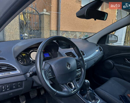 Серый Рено Меган, объемом двигателя 1.5 л и пробегом 165 тыс. км за 8800 $, фото 3 на Automoto.ua