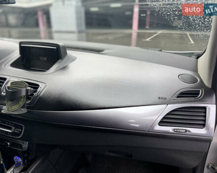 Серый Рено Меган, объемом двигателя 1.5 л и пробегом 393 тыс. км за 7500 $, фото 10 на Automoto.ua