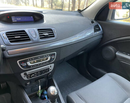 Серый Рено Меган, объемом двигателя 1.46 л и пробегом 148 тыс. км за 8950 $, фото 109 на Automoto.ua