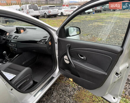 Серый Рено Меган, объемом двигателя 1.6 л и пробегом 250 тыс. км за 10500 $, фото 35 на Automoto.ua