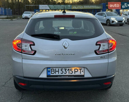 Рено Меган 2015 в Киеве на Automoto.ua Серый Рено Меган, объемом двигателя 1.46 л и пробегом 294 тыс. км за 7450 $, фото 8 на Automoto.ua