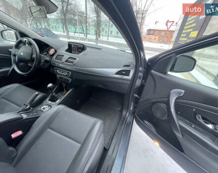 Сірий Рено Меган, об'ємом двигуна 1.46 л та пробігом 365 тис. км за 8000 $, фото 4 на Automoto.ua