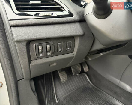 Серый Рено Меган, объемом двигателя 1.6 л и пробегом 250 тыс. км за 10500 $, фото 21 на Automoto.ua