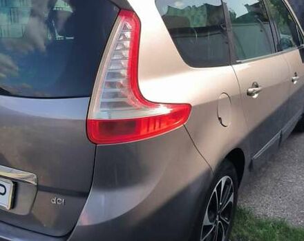 Серый Рено Меган, объемом двигателя 0 л и пробегом 255 тыс. км за 11200 $, фото 28 на Automoto.ua