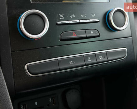 Сірий Рено Меган, об'ємом двигуна 1.6 л та пробігом 87 тис. км за 14200 $, фото 12 на Automoto.ua