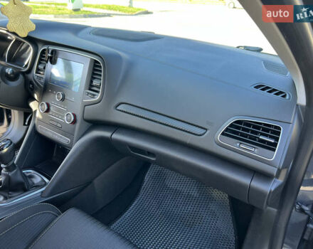 Сірий Рено Меган, об'ємом двигуна 1.46 л та пробігом 228 тис. км за 10700 $, фото 21 на Automoto.ua