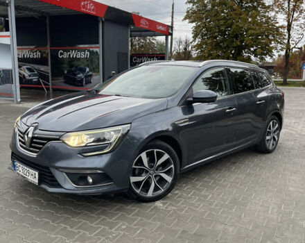 Рено Меган 2017 в Стрые на Automoto.ua Серый Рено Меган, объемом двигателя 1.46 л и пробегом 265 тыс. км за 11999 $, фото 1 на Automoto.ua