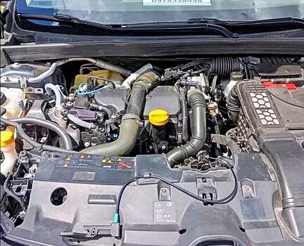 Сірий Рено Меган, об'ємом двигуна 1.5 л та пробігом 22100 тис. км за 11300 $, фото 4 на Automoto.ua