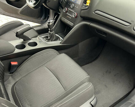 Серый Рено Меган, объемом двигателя 0 л и пробегом 174 тыс. км за 15100 $, фото 31 на Automoto.ua