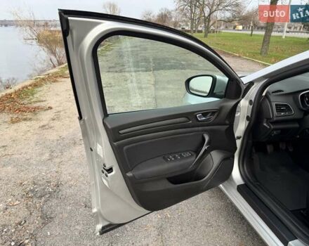 Серый Рено Меган, объемом двигателя 1.5 л и пробегом 165 тыс. км за 13900 $, фото 17 на Automoto.ua