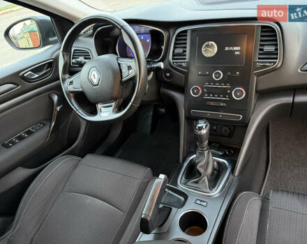 Серый Рено Меган, объемом двигателя 1.5 л и пробегом 96 тыс. км за 15399 $, фото 4 на Automoto.ua