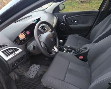 Сірий Рено Меган, об'ємом двигуна 1.5 л та пробігом 330 тис. км за 5200 $, фото 4 на Automoto.ua