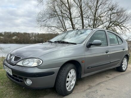 Рено Меган 1999 у Києві на Automoto.ua Сірий Рено Меган, об'ємом двигуна 1.4 л та пробігом 190 тис. км за 2900 $, фото 1 на Automoto.ua