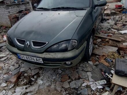 Серый Рено Меган, объемом двигателя 1.6 л и пробегом 300 тыс. км за 900 $, фото 1 на Automoto.ua