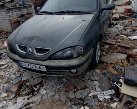 Серый Рено Меган, объемом двигателя 1.6 л и пробегом 300 тыс. км за 900 $, фото 1 на Automoto.ua