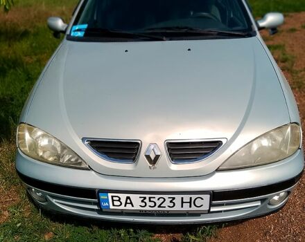Сірий Рено Меган, об'ємом двигуна 1.6 л та пробігом 200 тис. км за 2200 $, фото 1 на Automoto.ua
