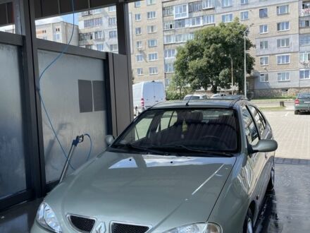 Серый Рено Меган, объемом двигателя 1.6 л и пробегом 260 тыс. км за 2700 $, фото 1 на Automoto.ua