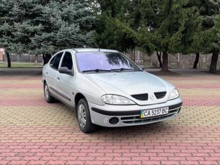 Сірий Рено Меган, об'ємом двигуна 1.4 л та пробігом 245 тис. км за 3200 $, фото 1 на Automoto.ua