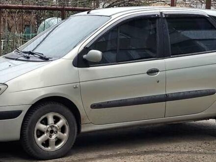 Рено Меган 2001 в Ужгороде на Automoto.ua Серый Рено Меган, объемом двигателя 1.6 л и пробегом 250 тыс. км за 3600 $, фото 1 на Automoto.ua
