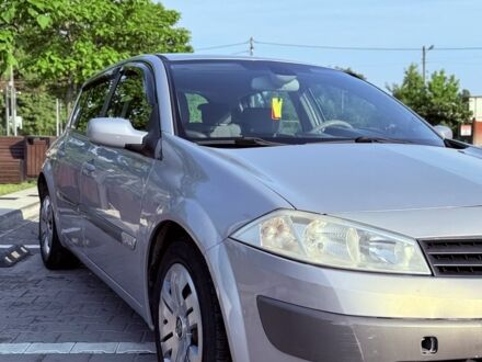 Рено Меган 2003 в Черновцах на Automoto.ua Серый Рено Меган, объемом двигателя 2 л и пробегом 235 тыс. км за 4100 $, фото 1 на Automoto.ua